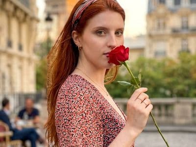 Фото на фоне башни с помощью нейросети — создайте уникальные снимки и портреты